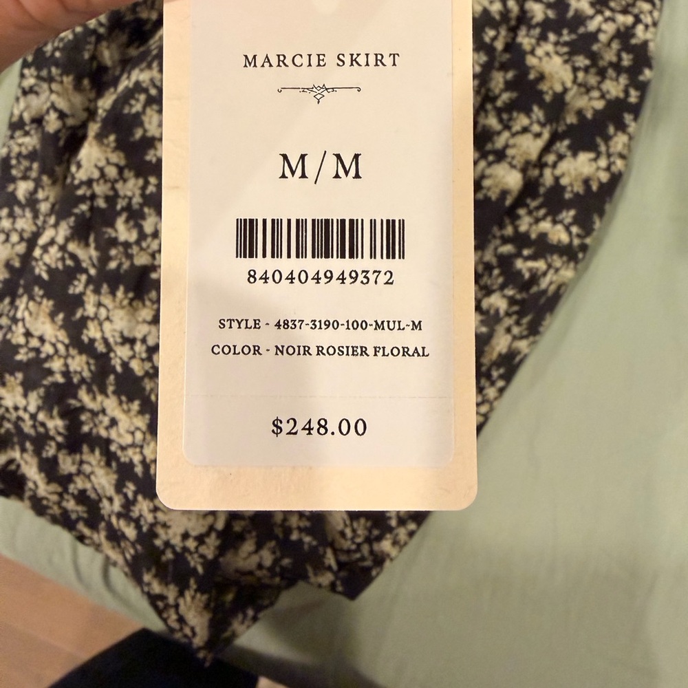 Doen MARCIE SKIRT
IN NOIR ROSIER FLORAL - Size Medium - Picture 4 of 6